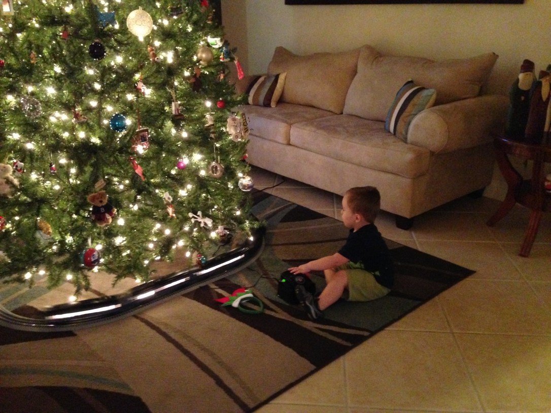 2013-12-07_Bengel Gingerbread House Party 017