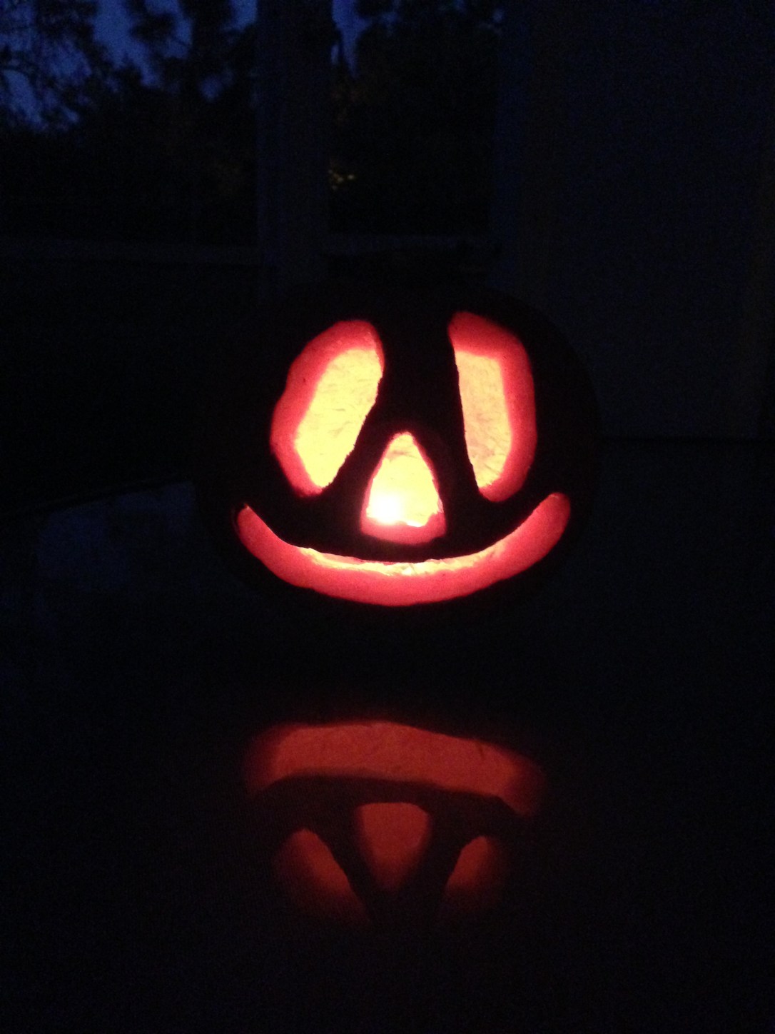 2014-10-26_pumpkin carving 9