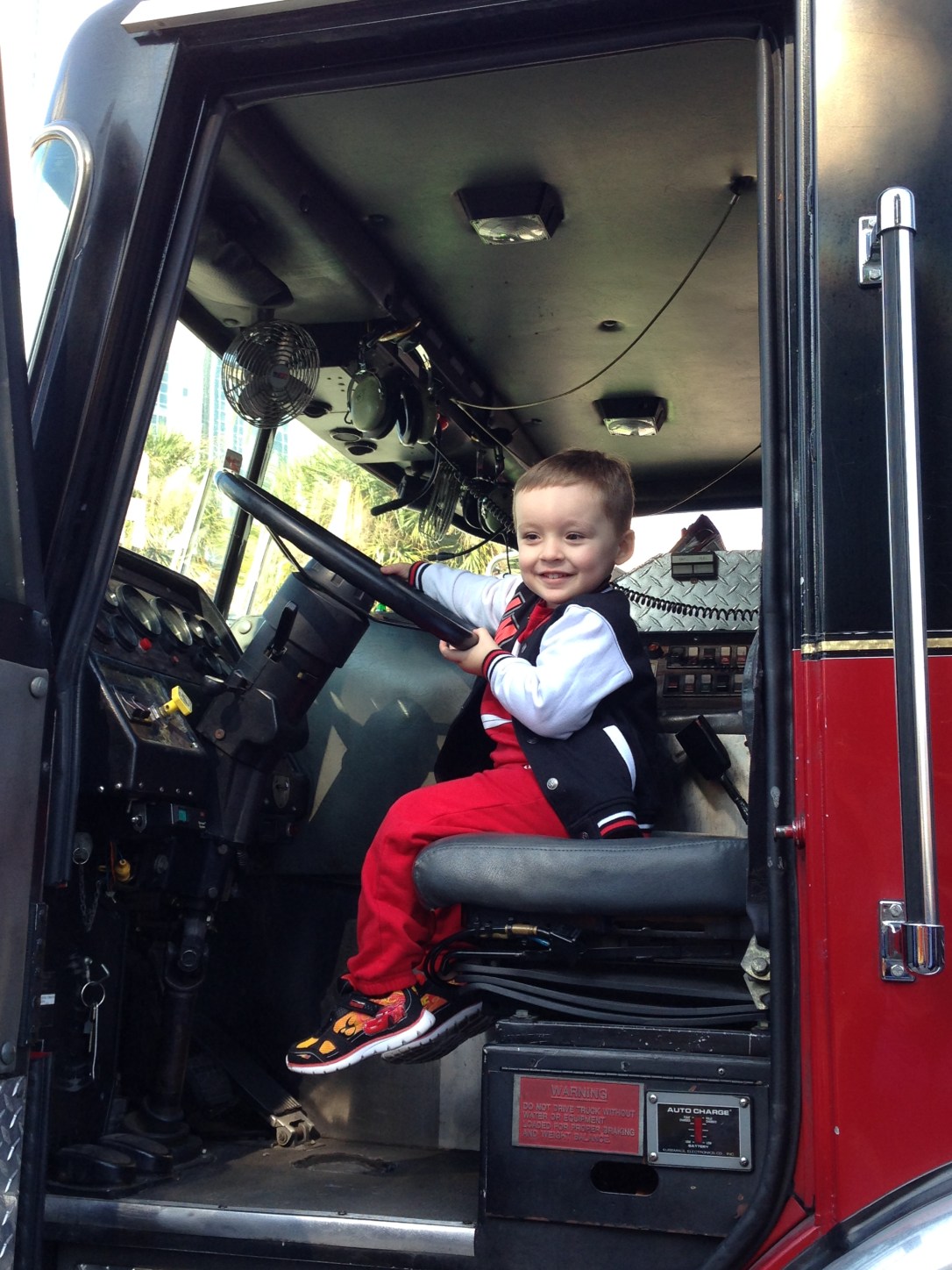 2014-11-15_Touch A Truck Event 018